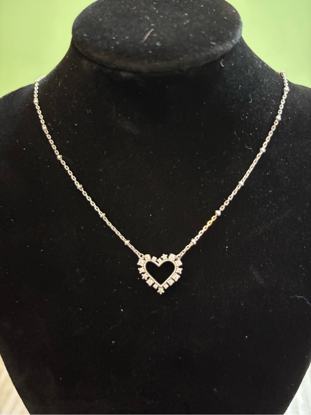 Kendra Scott Silver Heart Halo Necklace with Clear Stones like new